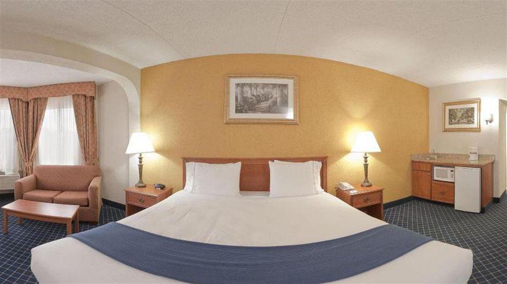 Holiday Inn Express & Suites Nashville-I-40 & I-24 Bagian luar foto