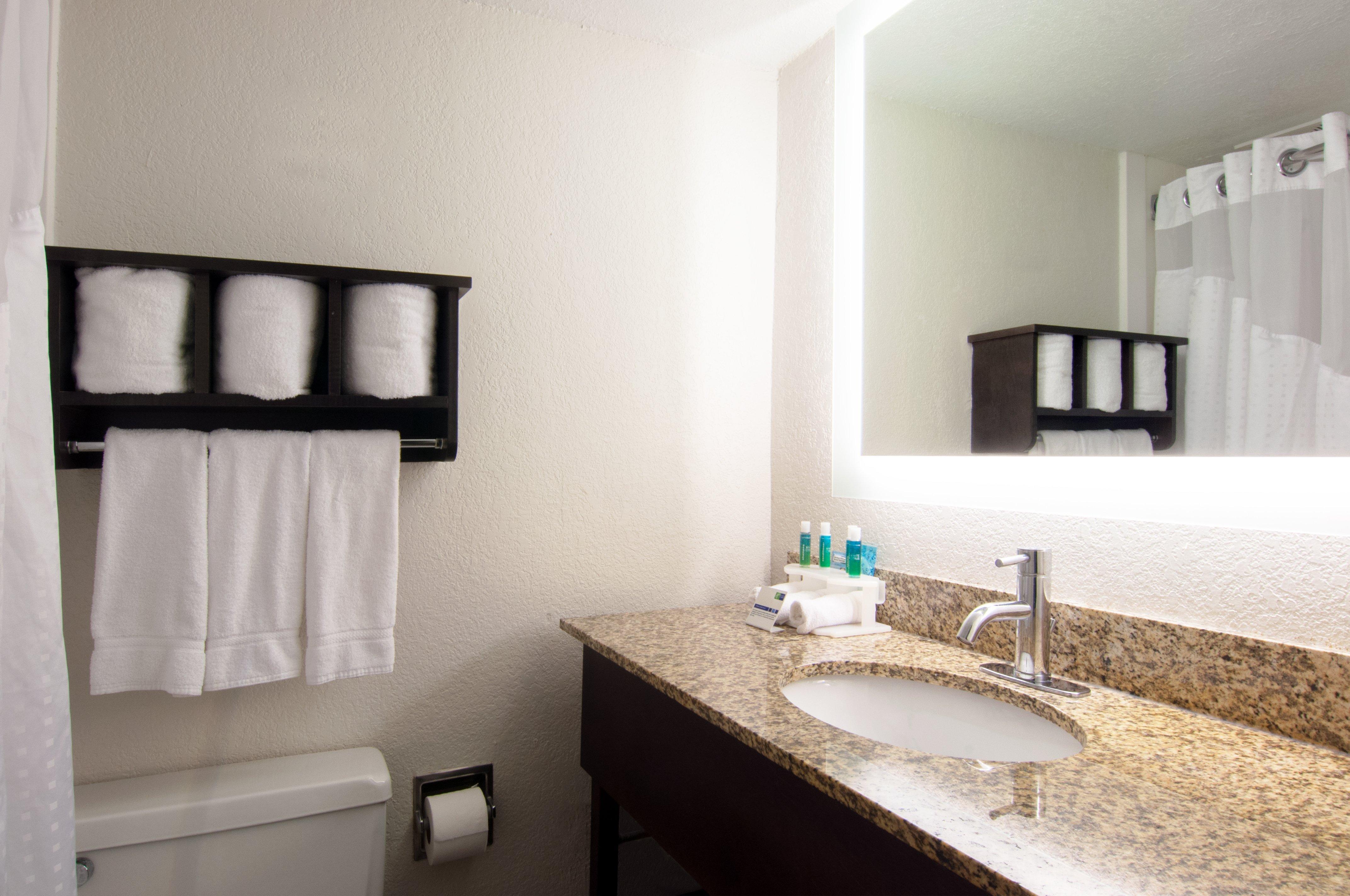 Holiday Inn Express & Suites Nashville-I-40 & I-24 Bagian luar foto