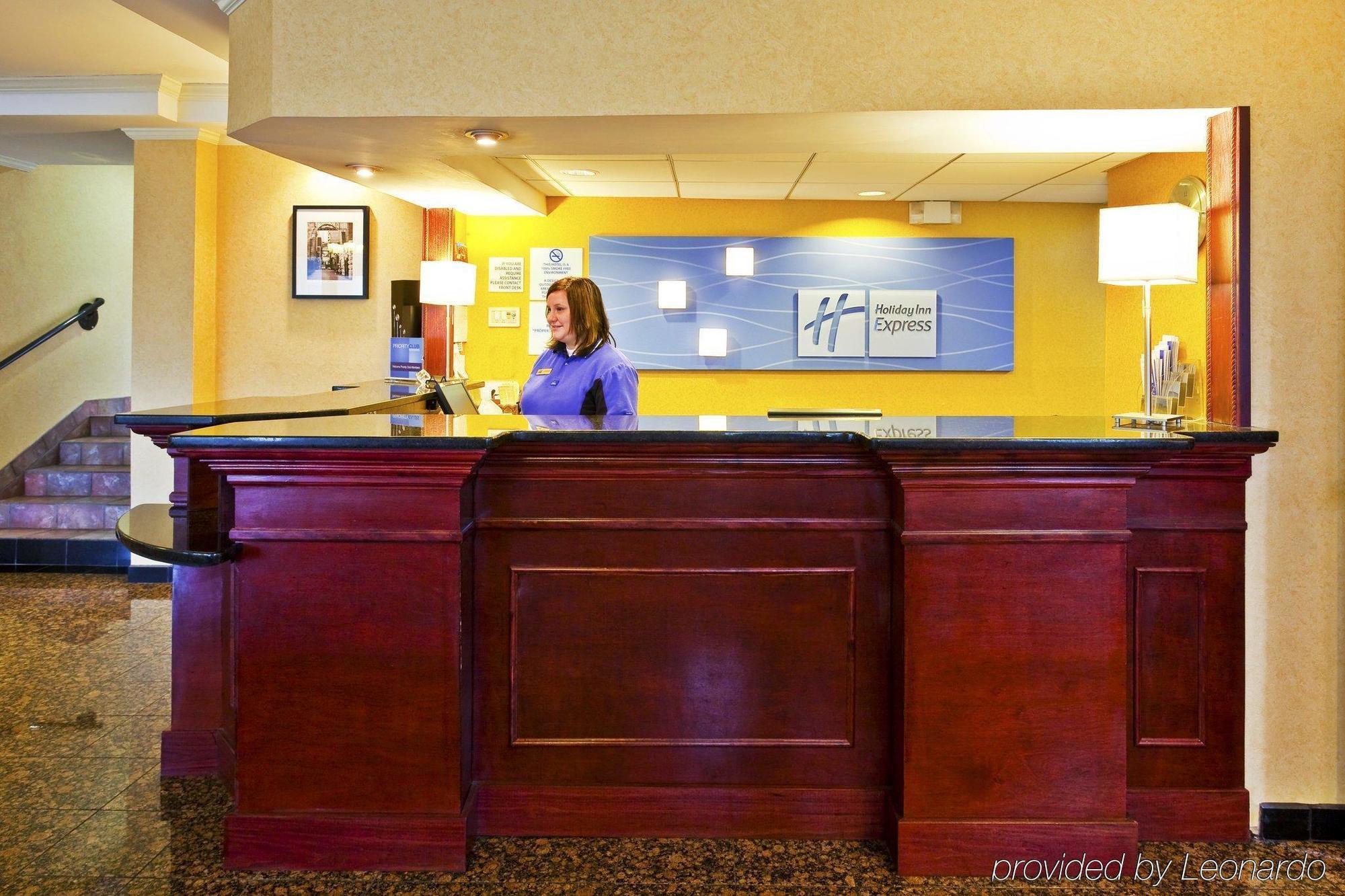 Holiday Inn Express & Suites Nashville-I-40 & I-24 Bagian luar foto